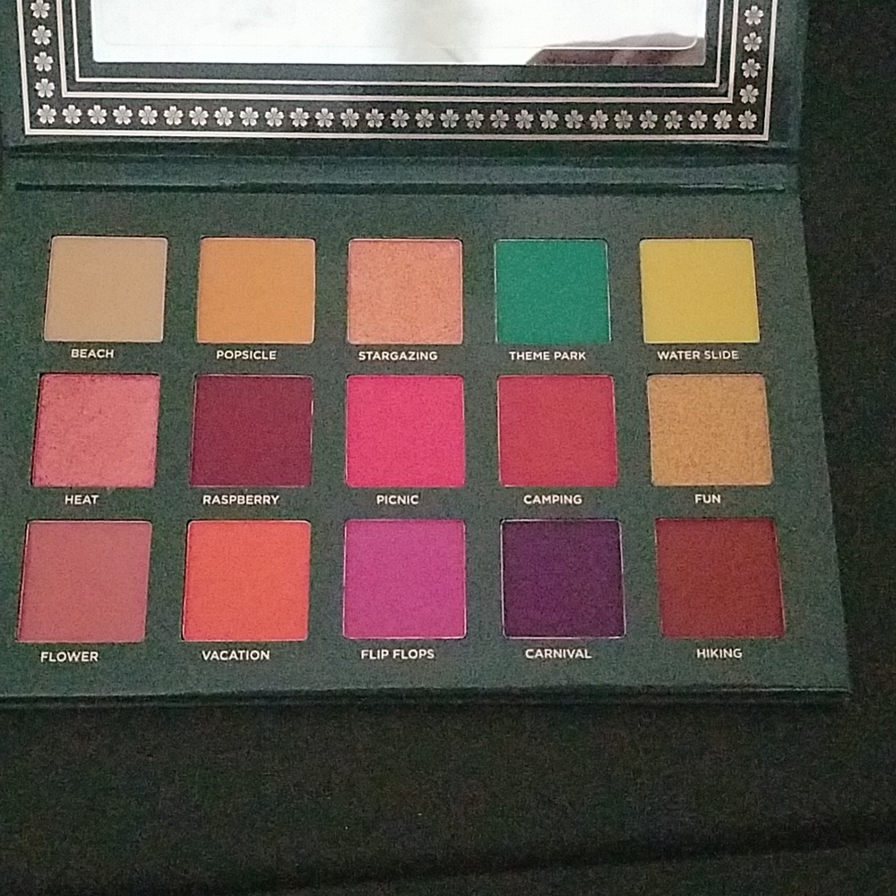 Ace beaute Nostalgia palette.